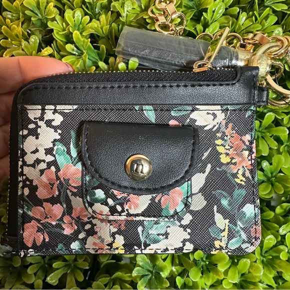 NWOT Nanette Lepore Floral Black Wallet with Gold Colored Trim and Wrist Chain - Picture 3 of 9